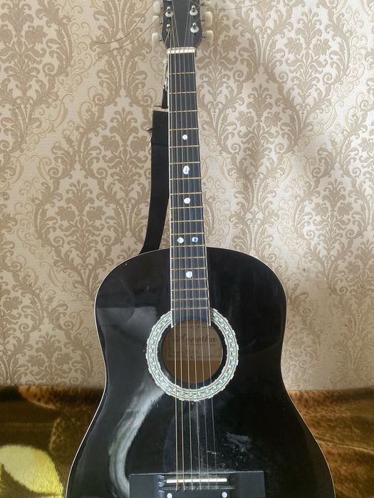 Продам гитару агнетху