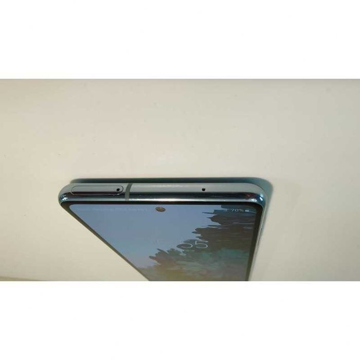 Samsung Galaxy S20 FE 128GB, 6GB RAM, 120hz, Android 13 - перфектен