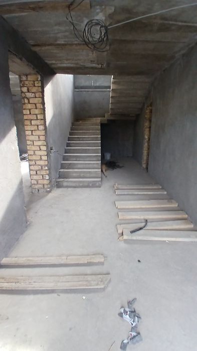 Hitech uy Olmaliq oydin