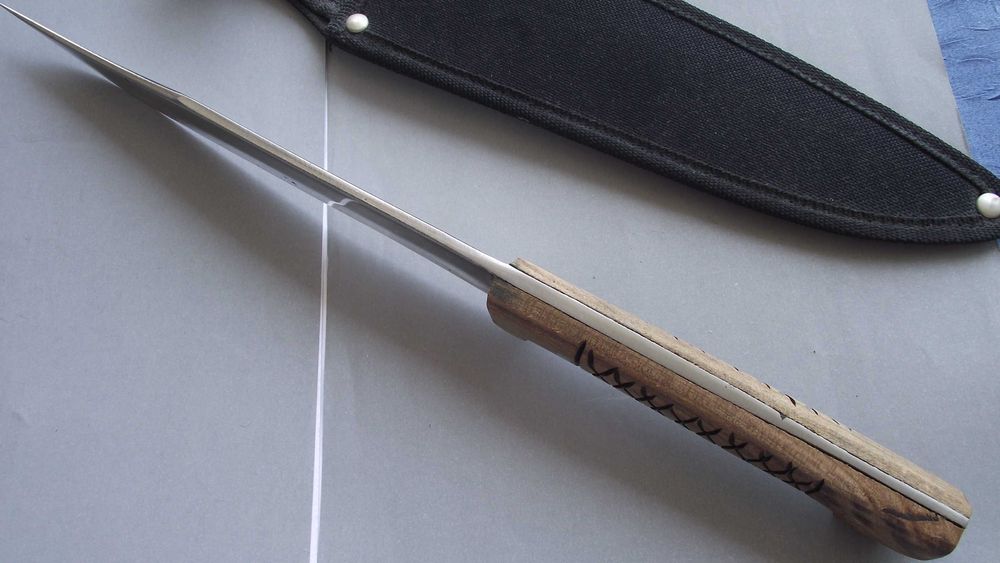 НОЖ , острие, каракулак- новодел- стомана-  - Супер!!!