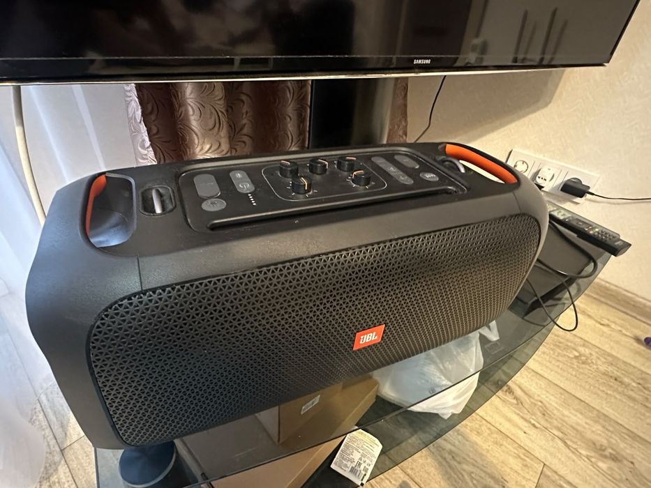 Продам JBL party to go