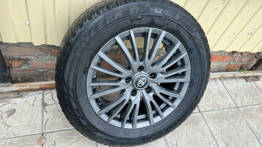 Продам колеса с титановыми дисками, (липучка)