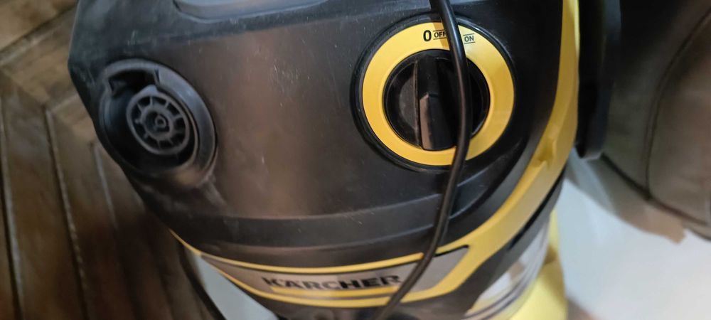 Прахосмукачката Karcher  WD 5 S V-25/5/22