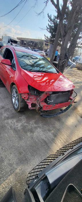 Dezmembram Opel Astra J GTC cod motor A20DTH an fabricatie 2012