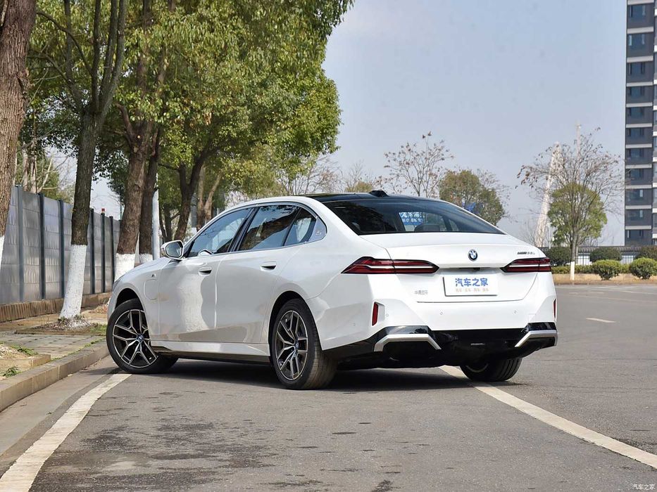 BMW I5 35L naxt va xalol nasiya