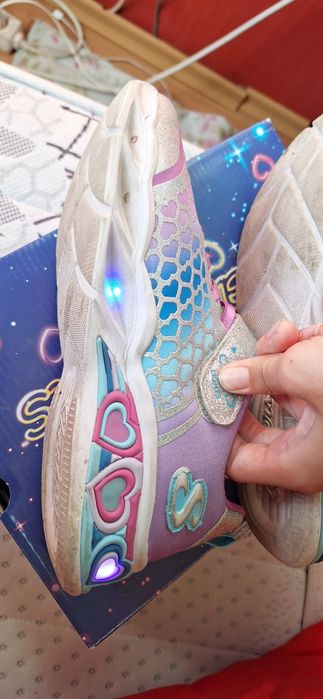 Нови светещи маратонки Скичерс