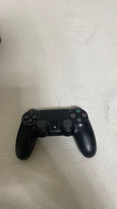 Vând ps 4 pro perfect funcțional