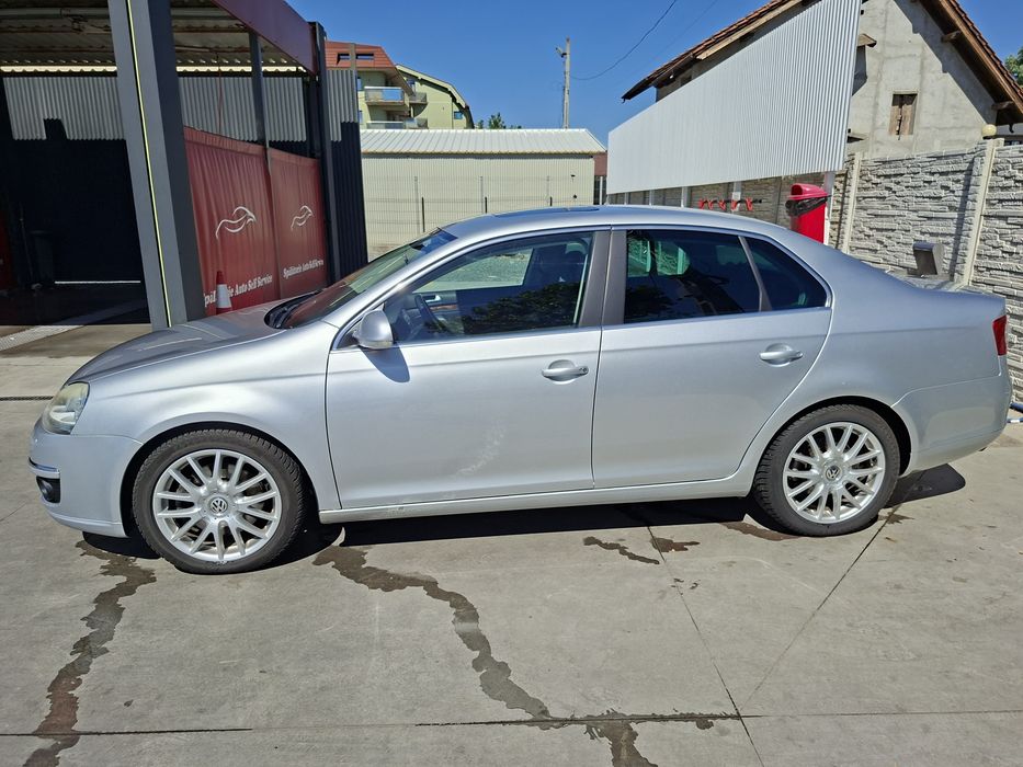 Volkswagen Jetta 2007 benzină, 4.205 € — imagine 7