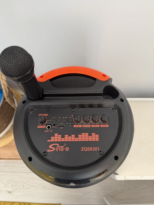 отличная колонка с  мощным звуком