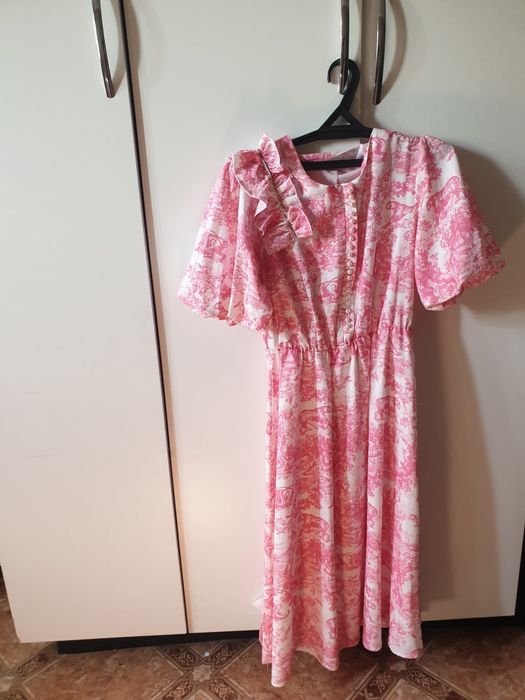 Продам платья вечерние