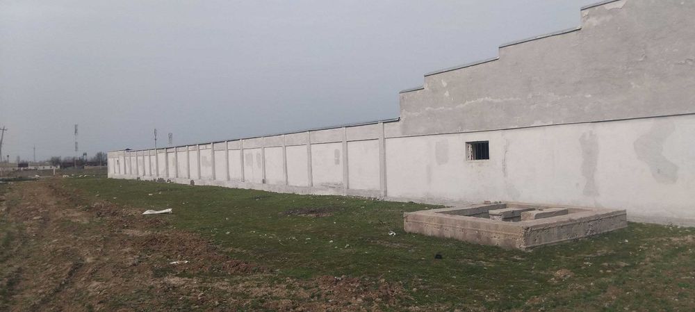 Noturar bino sotiladi