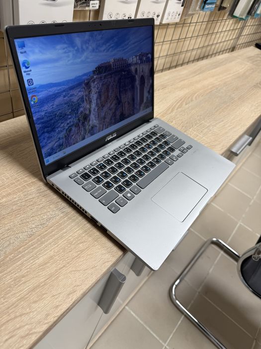 Лаптоп Asus X409f - i3, 14”, отличен