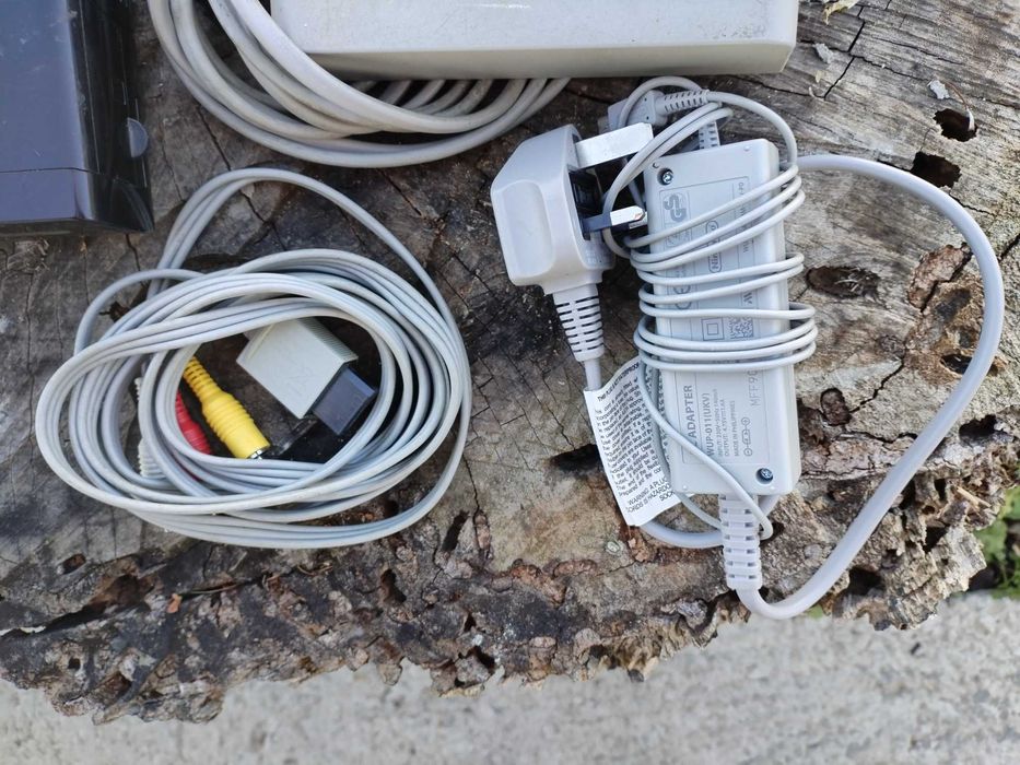 Nintendo Wii U, Пълен Комплект-Двете Конзоли,Захр. Кабели, Кабел за ТВ