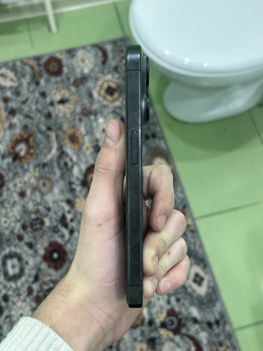 iphone 15.  проо