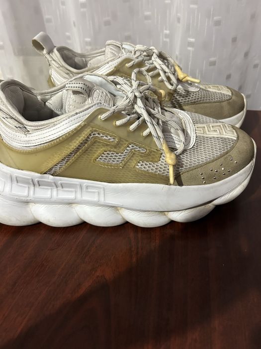 Versace chain reaction