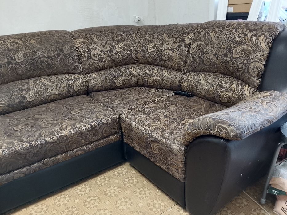 Угловой диван б/у
