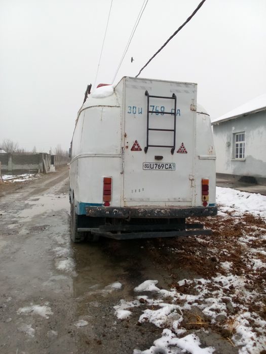 Pingvin yuk avtobusi