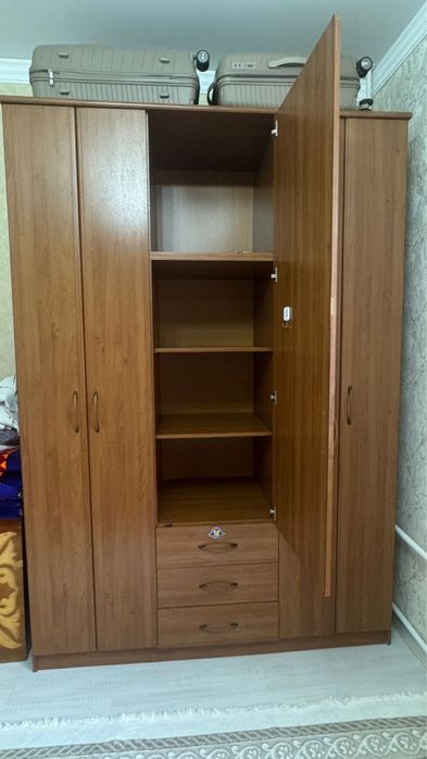 Продам шкаф жля вещей