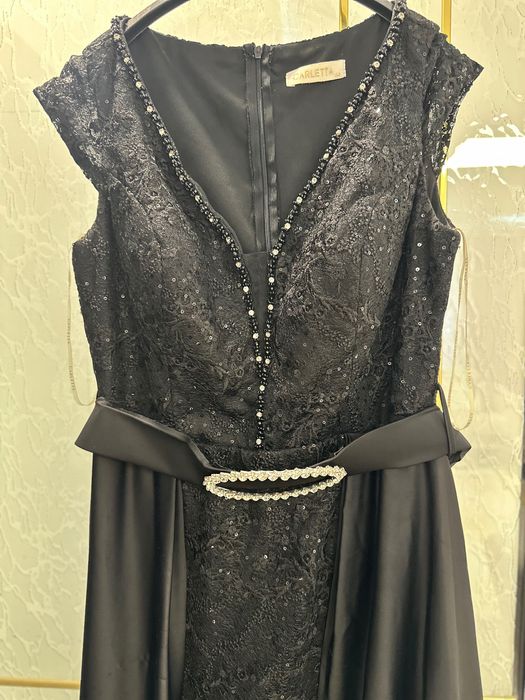 Елегантна черна официална рокля