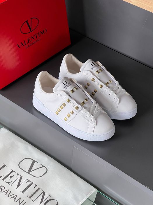 Adidasi Valentino Noi !!! Marimi 36/40 !!!