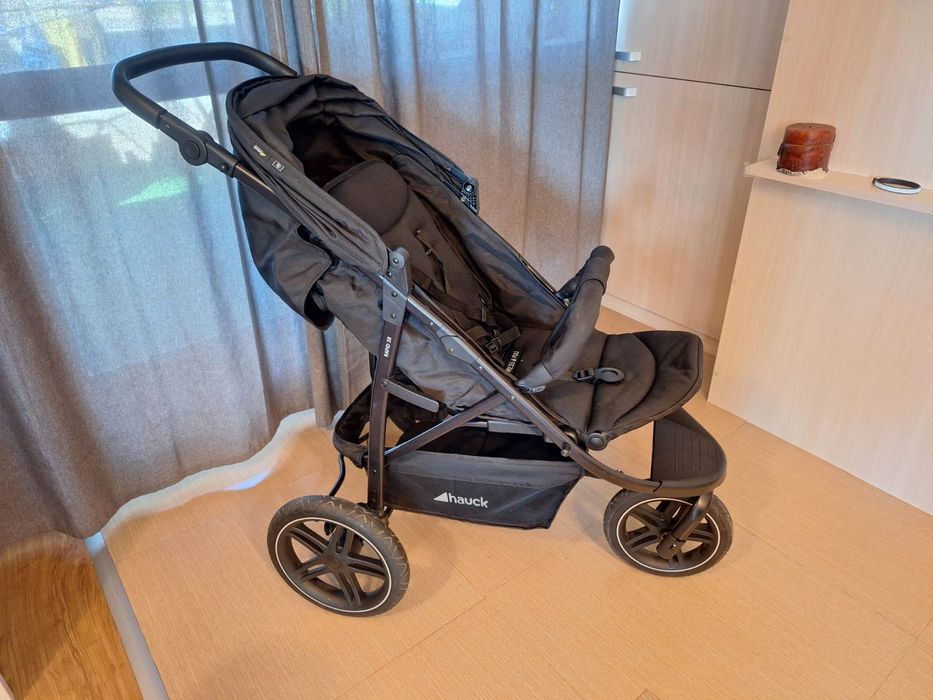 Бебешка лятна количка Hauck Rapid 3R Black