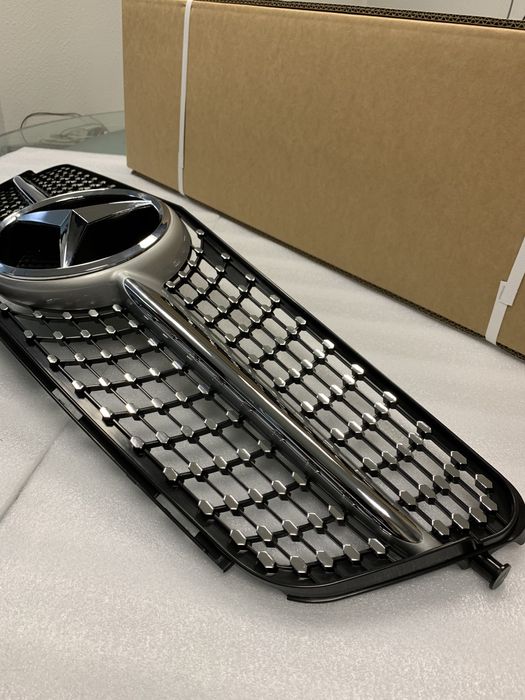 Решетка за Mercedes C Class W204 07-14 Diamond Grille