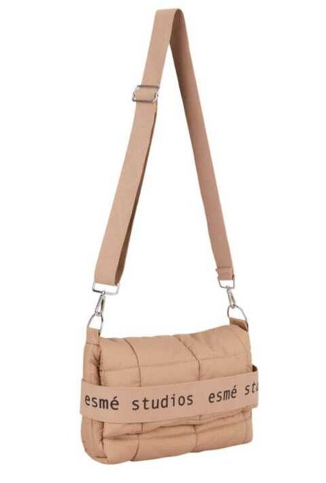 ватирана чанта Esmé