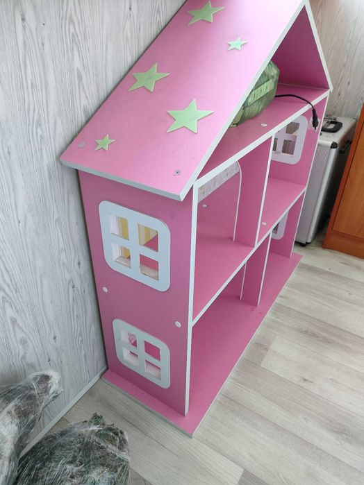 Продам кукольный домик