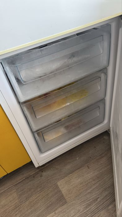 Продам Холодильник в Астана