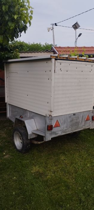 Ремарке за лек автомобил