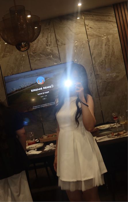 Элегантное белое платье