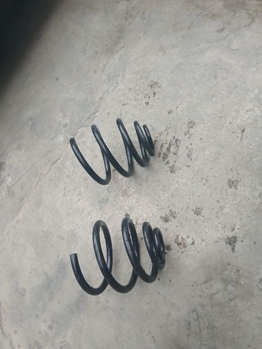 Продаётся пружины от Нексии 1/2 ' ПОСАДКА !!!
