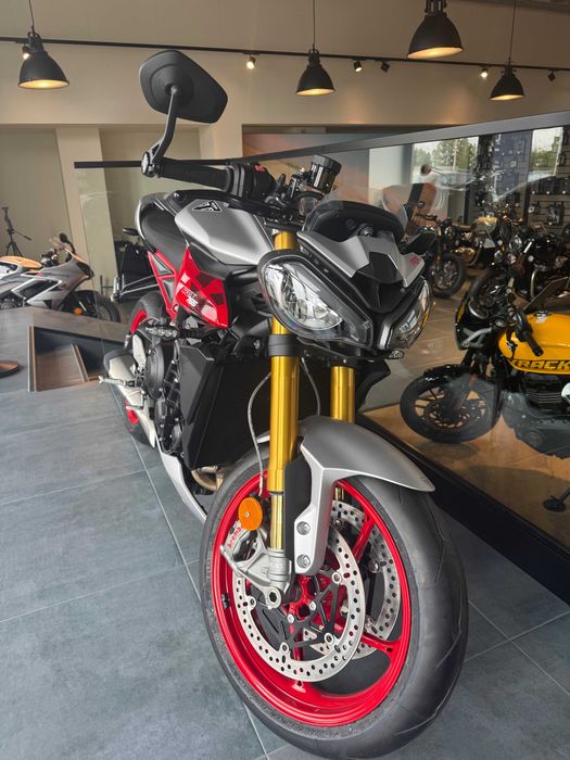 Lichidare Motocicleta Triumph Street Triple 765 RX 2026 | Finantare rapida