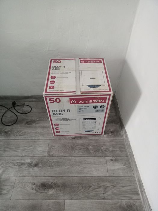 Продается Аристон новый