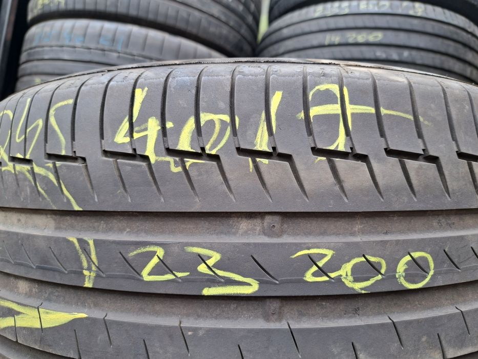 ! O anvelopa 245/40 R17 Continental