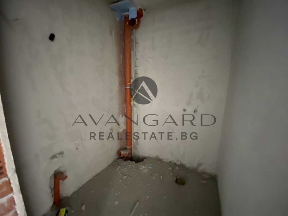 Продава се Двустаен апартамент в Пловдив, Остромила - 71 кв.м за 1662 €/кв.м - Снимка #3