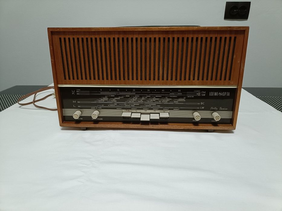 Radio pe lampi Loewe