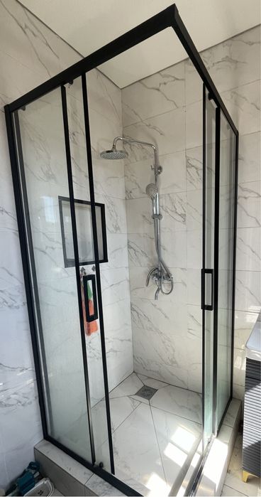 Душевая кабина 90 на 90 .