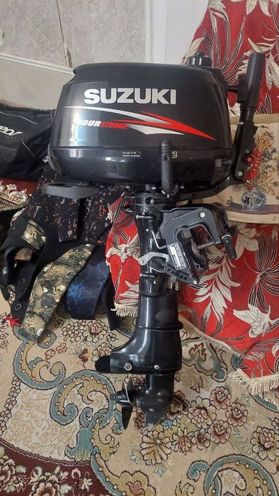 Продаётся подвесной лодочный мотор  Suzuki 6 лошадиных сил 4х тактный