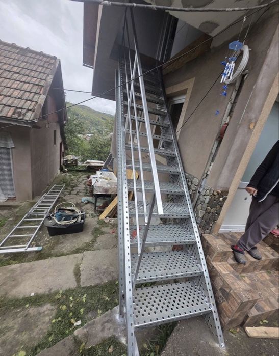 Scari metalice zincate