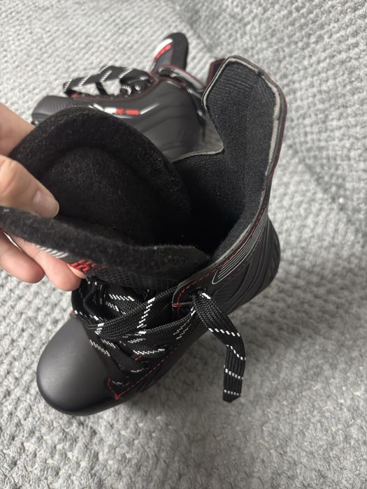 Продам коньки р-р 32-35