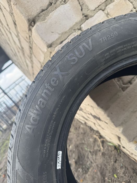 Продам 2 шины Triangle 215/60/r17