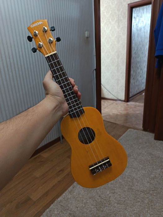 Укулеле гитара..