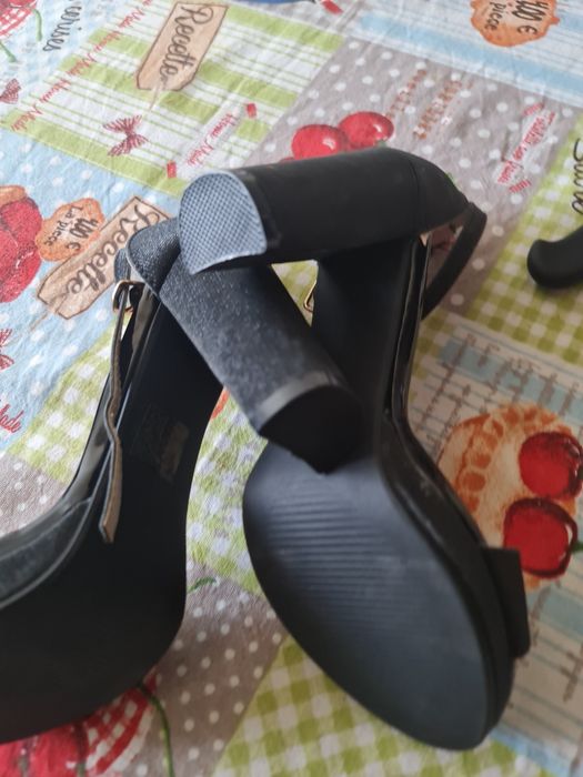 Sandalele de dama