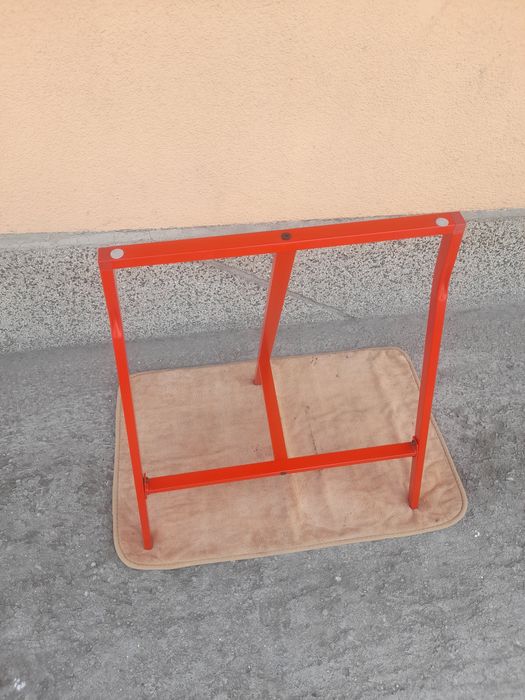 Метални стойки разглобяеми