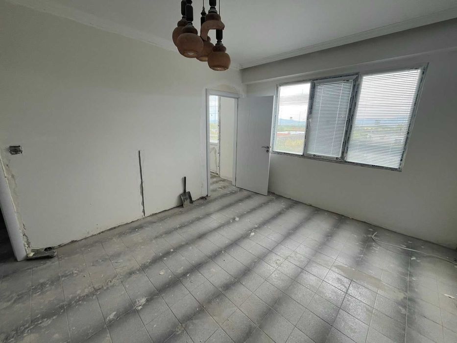 Продава гарсониера в ж.к. Изток блок 30