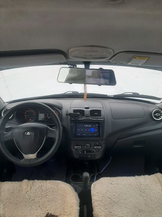 Продам машину гранта.