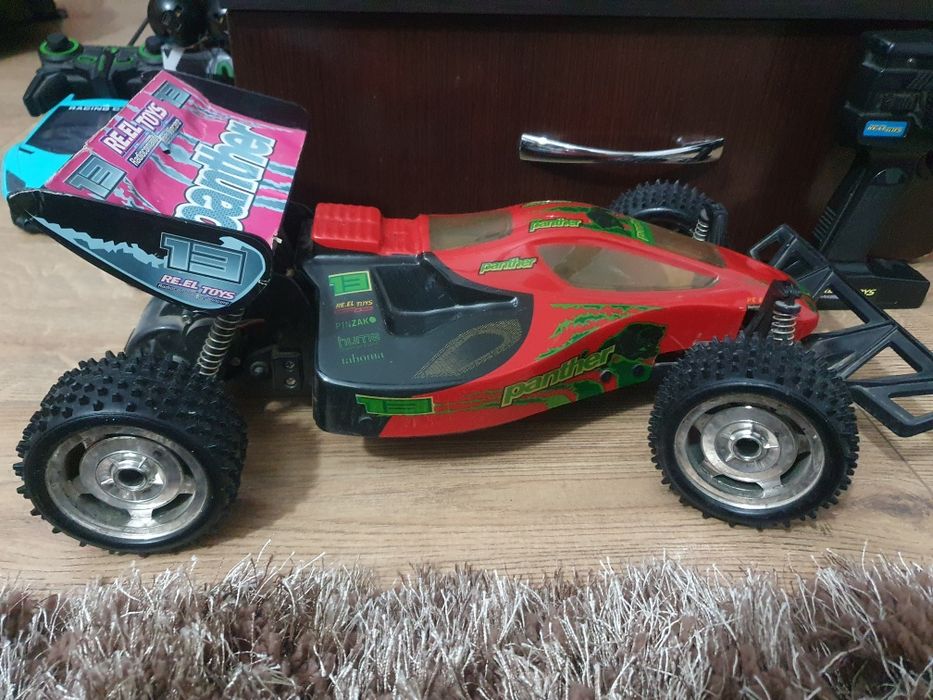 Masina cu telecomanda cu acumulatori (puternici) re.el toys