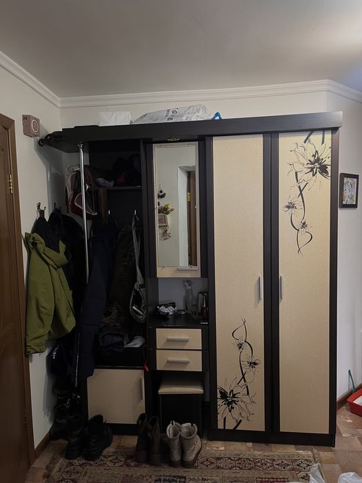 Прихожая с зеркалом