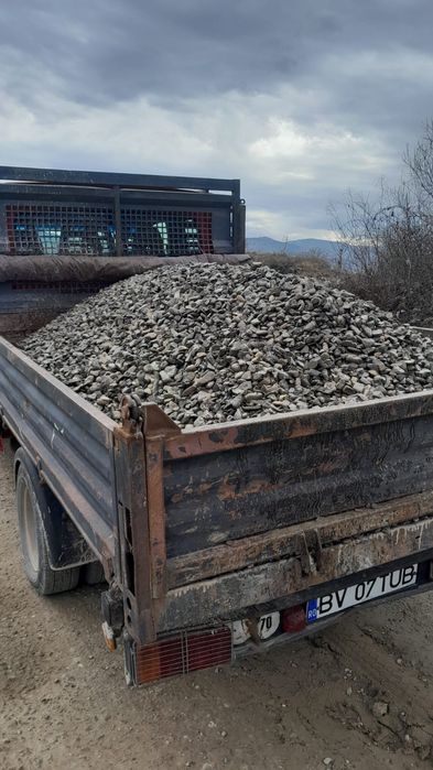 Transport:nisip,pietriș,mărgăritar,pământ